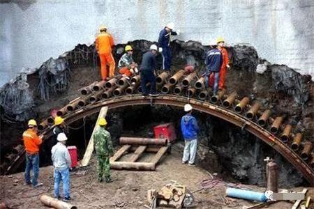 贵港隧道钢花管支护案例